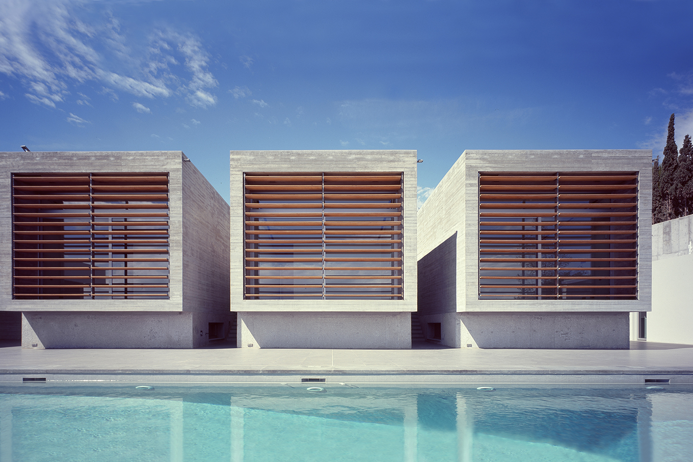 05. Kavouri concrete frame villa 01