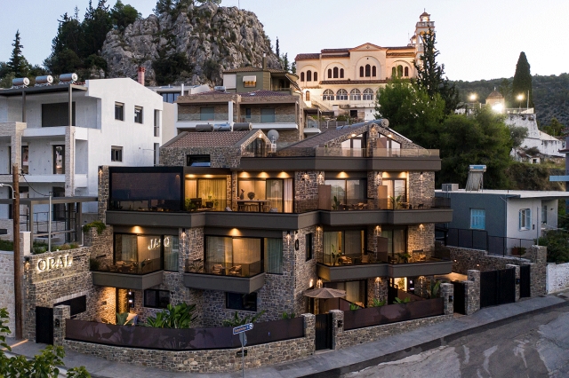 Opal Executive Suites: Μετατροπή διπλοκατοικίας σε ξενοδοχείο στο Ναύπλιο