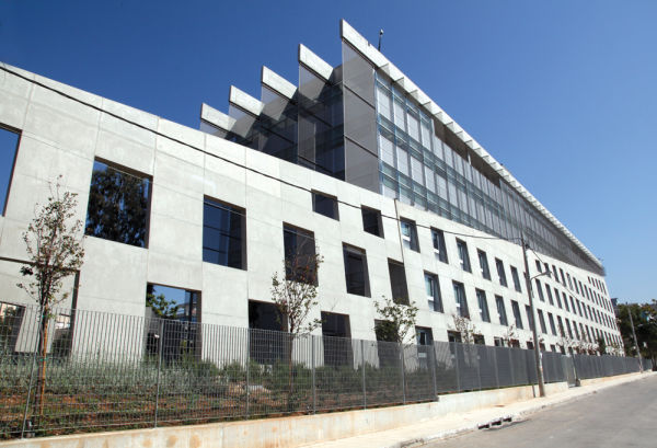 Κτίριο γραφείων στον Ταύρο