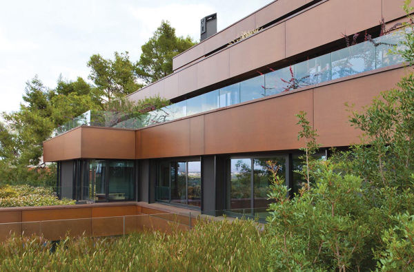 Επένδυση corten σε κατοικία
