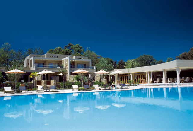 Ξενοδοχείο “Asterias Suites” στη Σάνη Χαλκιδικής