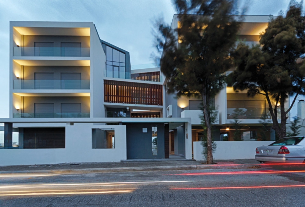 House building in Alimos