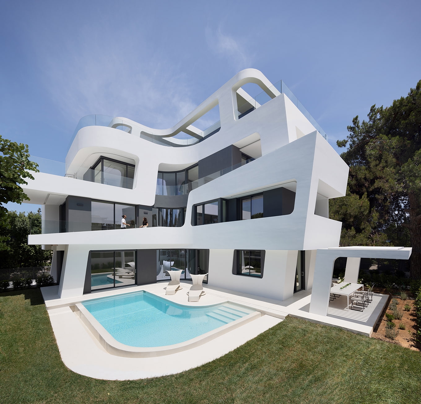 "Ηouse Symbiosis", διπλοκατοικία στη Φιλοθέη με μηδενικό αποτύπωμα