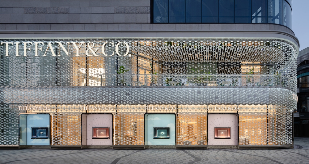 Η διαμαντένια πρόσοψη του καταστήματος Tiffany &amp; Co. στη Σαγκάη