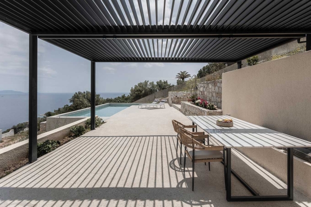 ''Schinias Villa'', ανασχεδιασμός με σεβασμό στο φυσικό τοπίο