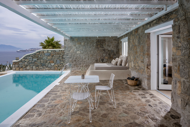 Ανακαίνιση σε ορισμένα δωμάτια του Bill & Coo luxury hotel