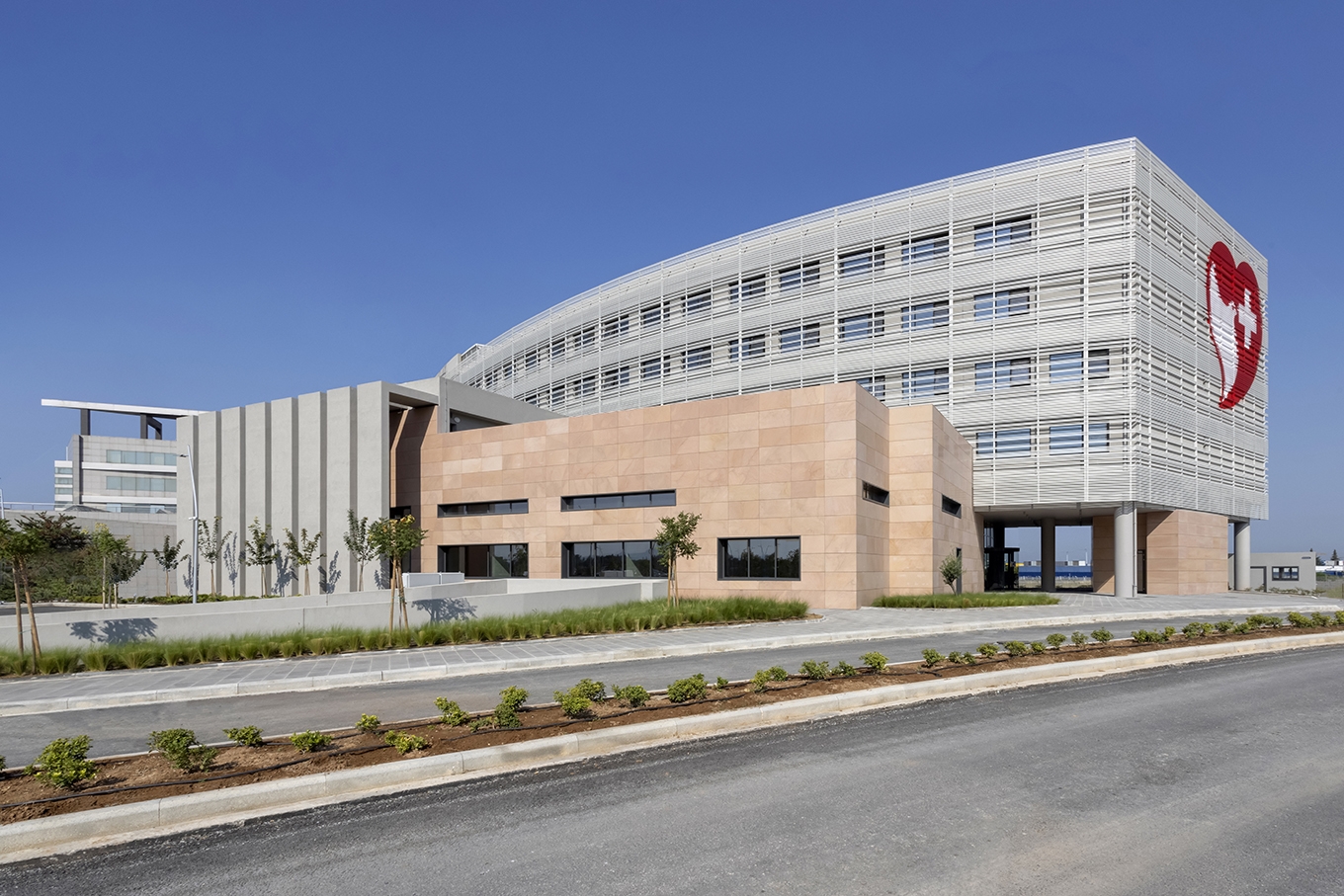 Νέο ογκολογικό κέντρο Ιατρικού Διαβαλκανικού Θεσσαλονίκης l Καινοτόμο, με σύγχρονες τεχνολογίες, ασφαλές και ενεργειακά αποδοτικό περιβάλλον και προδιαγραφές παθητικού κτιρίου "Passive House"