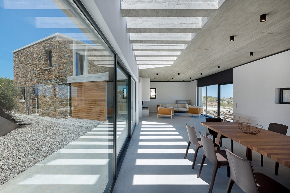 ''Residence among rocks'' in Tinos