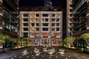 &quot;25hours Hotel One Central&quot; στο Ντουμπάι - μελέτη φωτισμού